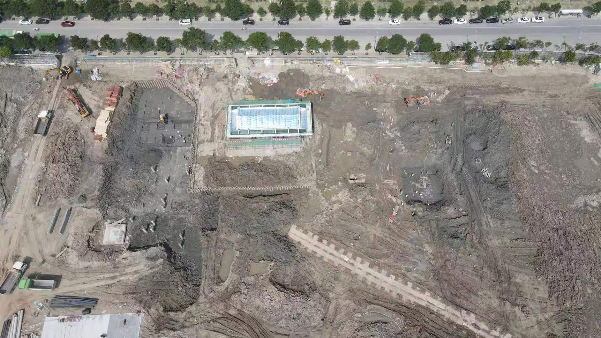 我們是一家集工業(yè)與民用建設、安裝、裝修裝飾、地基與基礎、大型土石方、市場開發(fā)為一體的施工總承包企業(yè)。